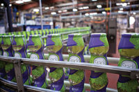 Stack Wines enlists automated multipack shrink labeler